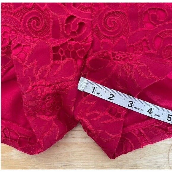 GUESS Marciano Shorts The Weekend Lace Applique Short Chenile Rose Red Classy 8 - Picture 9 of 14